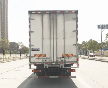DFH5260XLCAX1V型冷藏车